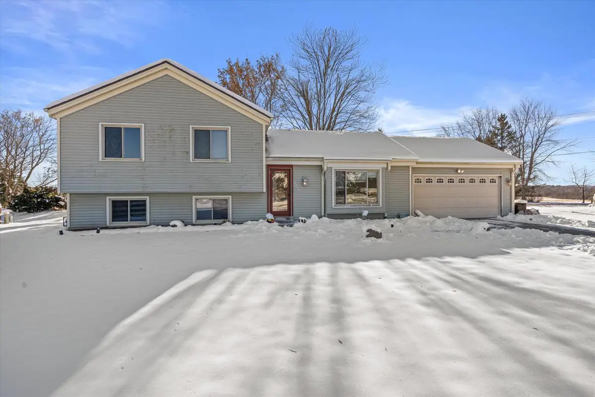 8005 Thistle COURT, Waterford, WI 53185 - #1