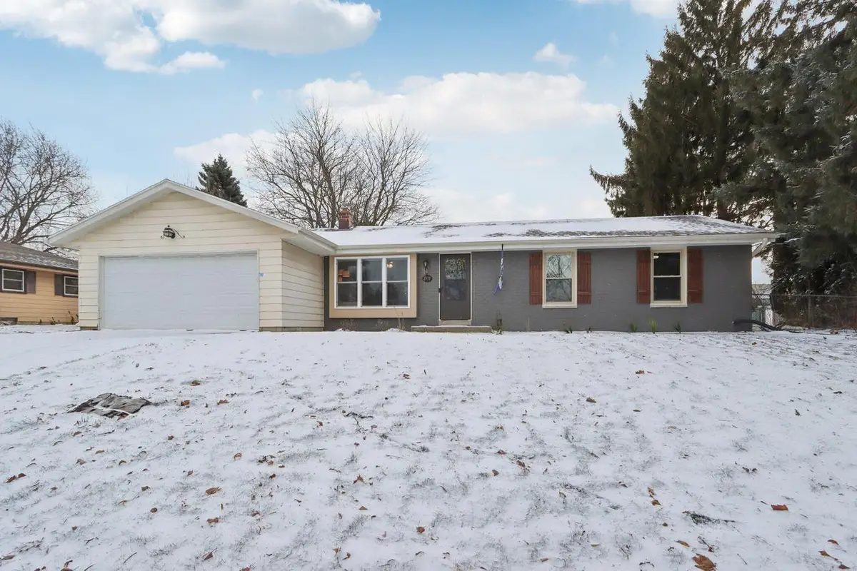 2117 Sunnyside DRIVE, Waukesha, WI 53186 - Image #1