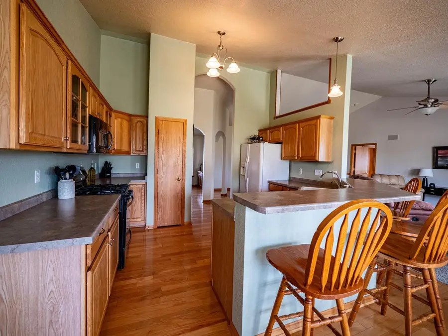 N566 Westview DRIVE, Oconomowoc, WI 53066 - Image #2