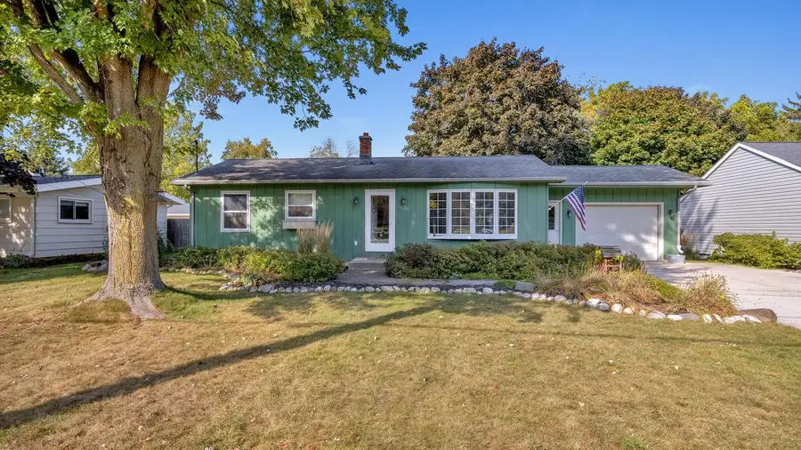 1436 W Washington AVENUE, Cleveland, WI 53015 - #2