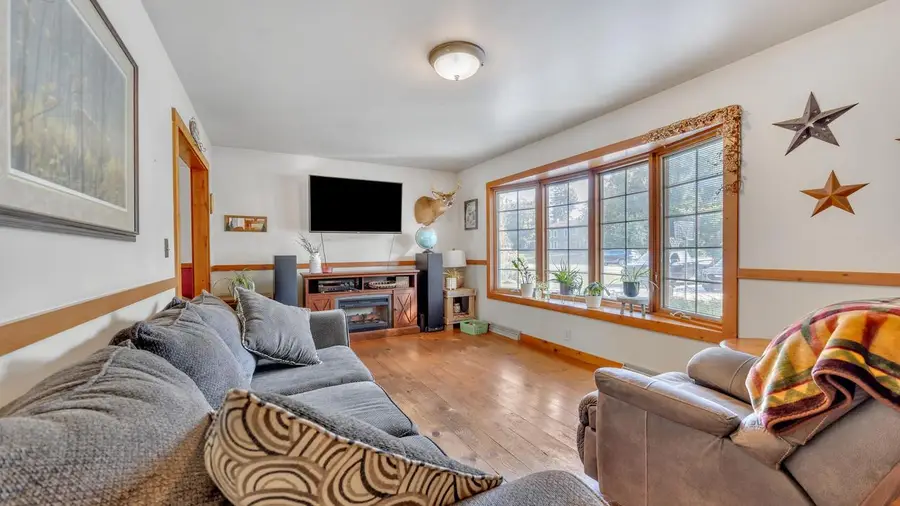 1436 W Washington AVENUE, Cleveland, WI 53015 - #3