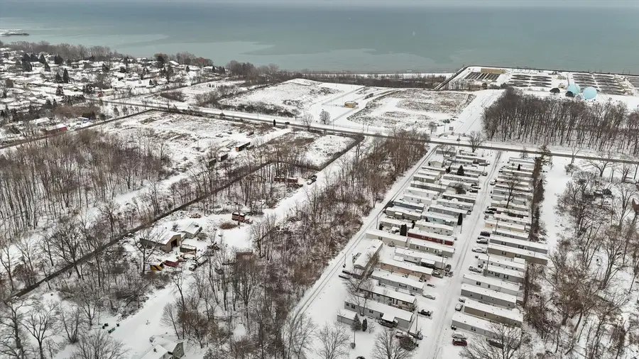 8465 S 5TH AVENUE, Oak Creek, WI 53154 - Image #3