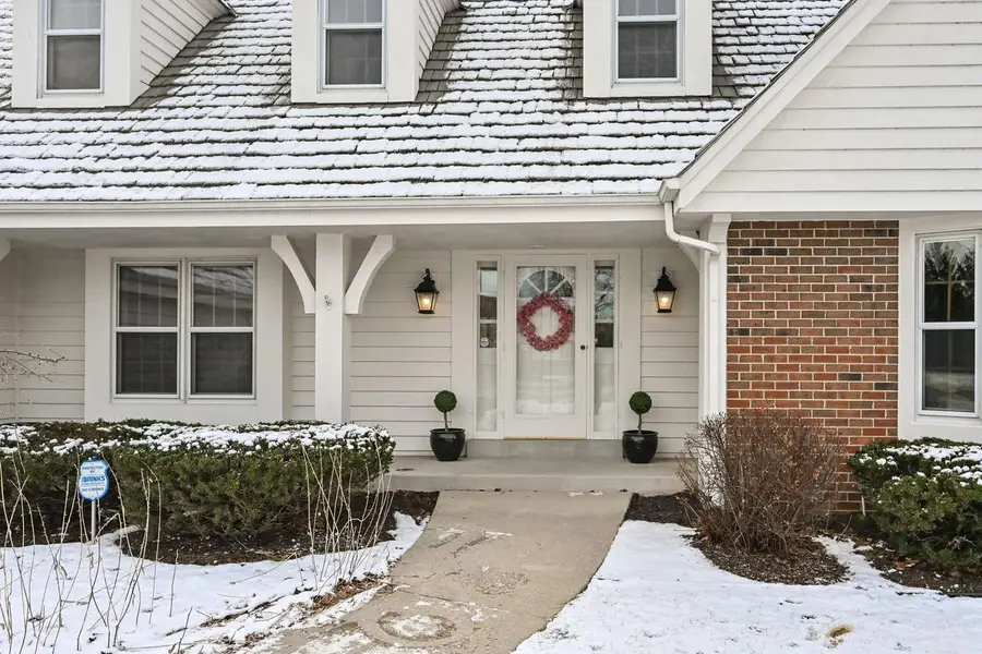 133 E Beechwood DRIVE, Mequon, WI 53092 - Image #2
