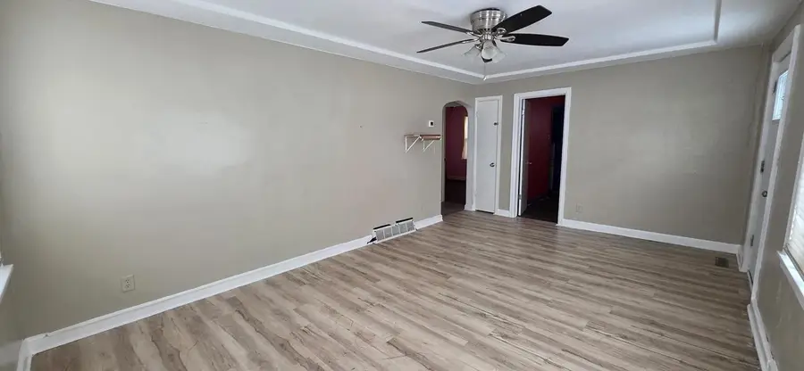 10700 W Manor Park DRIVE, West Allis, WI 53227 - Image #3