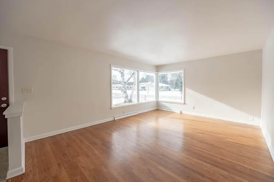 2440 W Suelane ROAD, Milwaukee, WI 53209 - Image #2