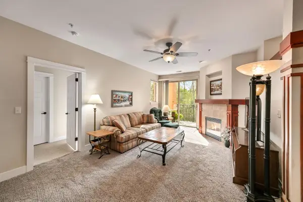 15295 W Library LANE #110, New Berlin, WI 53151