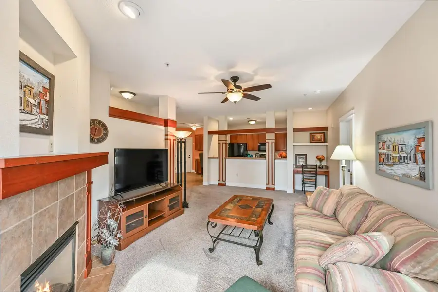 15295 W Library LANE #110, New Berlin, WI 53151 - Image #3