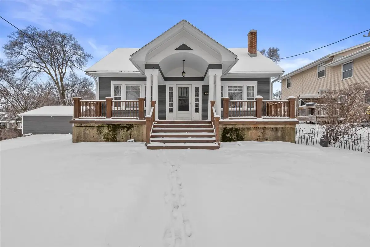 1608 N Grandview BOULEVARD, Waukesha, WI 53188 - #1