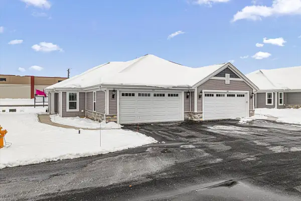 512 Hunter Oaks BOULEVARD #901, Watertown, WI 53094