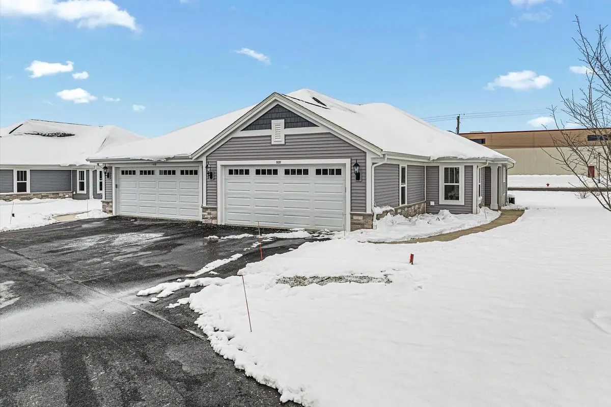 508 Hunter Oaks BOULEVARD #902, Watertown, WI 53094 - #1