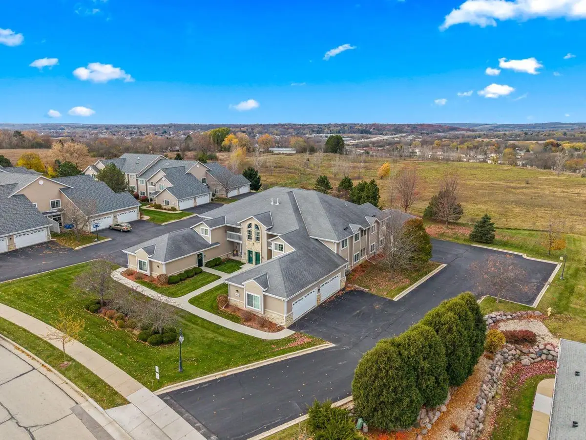 1030 River Place BOULEVARD #4, Waukesha, WI 53189 - Image #1