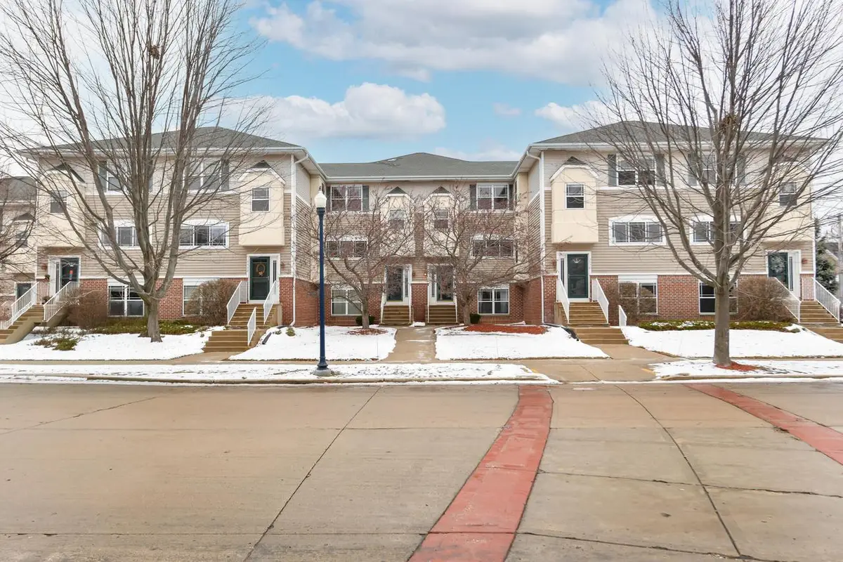 3536 E Barnard AVENUE, Cudahy, WI 53110 - Image #1