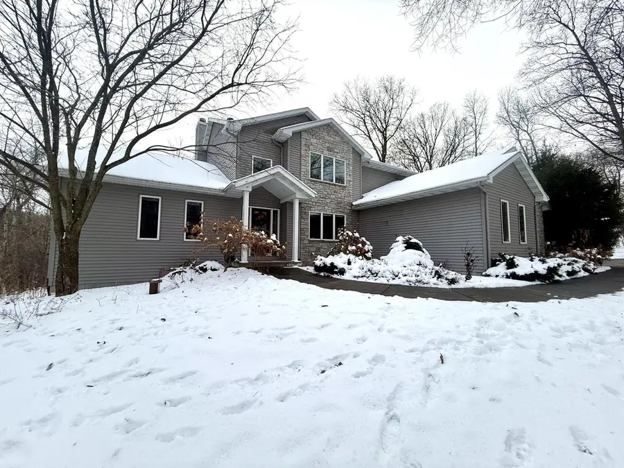 W2518 Blackberry DRIVE, Mount Calvary, WI 53057 - Image #2