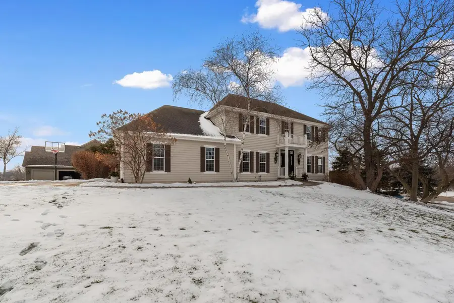 N29W26151 Coachman DRIVE, Pewaukee, WI 53072 - Image #2