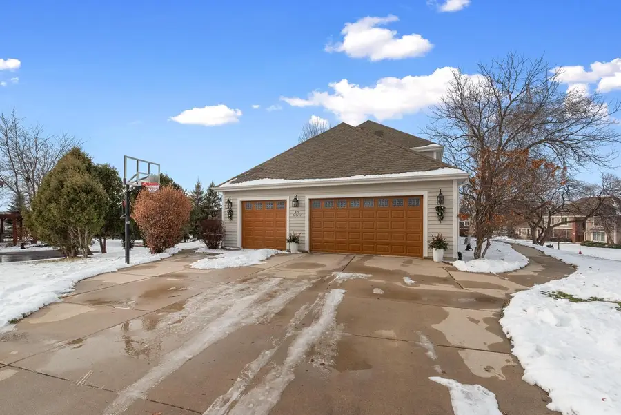 N29W26151 Coachman DRIVE, Pewaukee, WI 53072 - Image #3