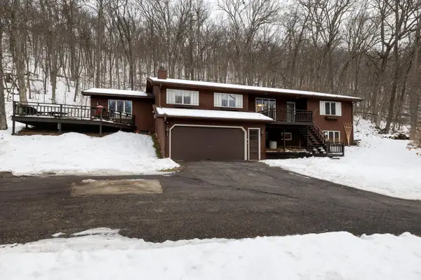 N1463 Red Oaks DRIVE, La Crosse, WI 54601