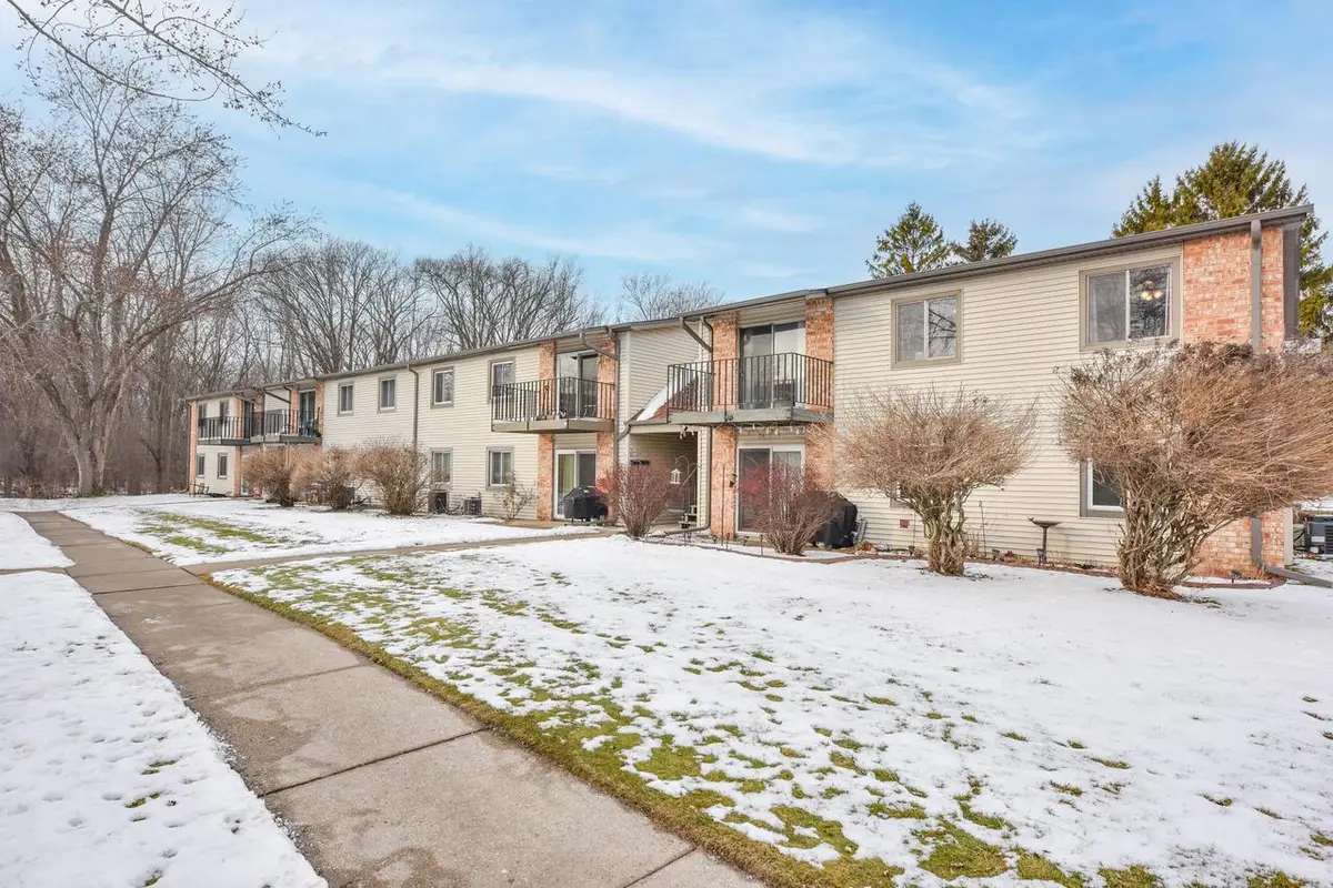 N115W17113 Armada DRIVE #12, Germantown, WI 53022 - Image #1