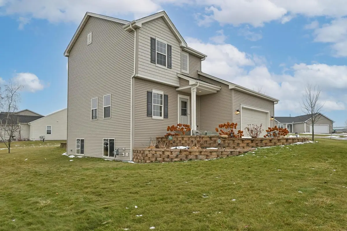 W1171 Meadowsweet PASS, Ixonia, WI 53036 - Image #1