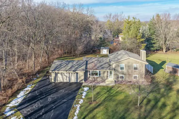 25924 Bennington DRIVE, Waterford, WI 53185