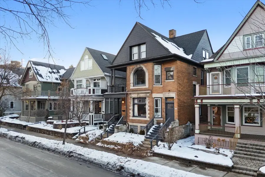 1923 N Oakland AVENUE #1925, Milwaukee, WI 53202 - Image #2