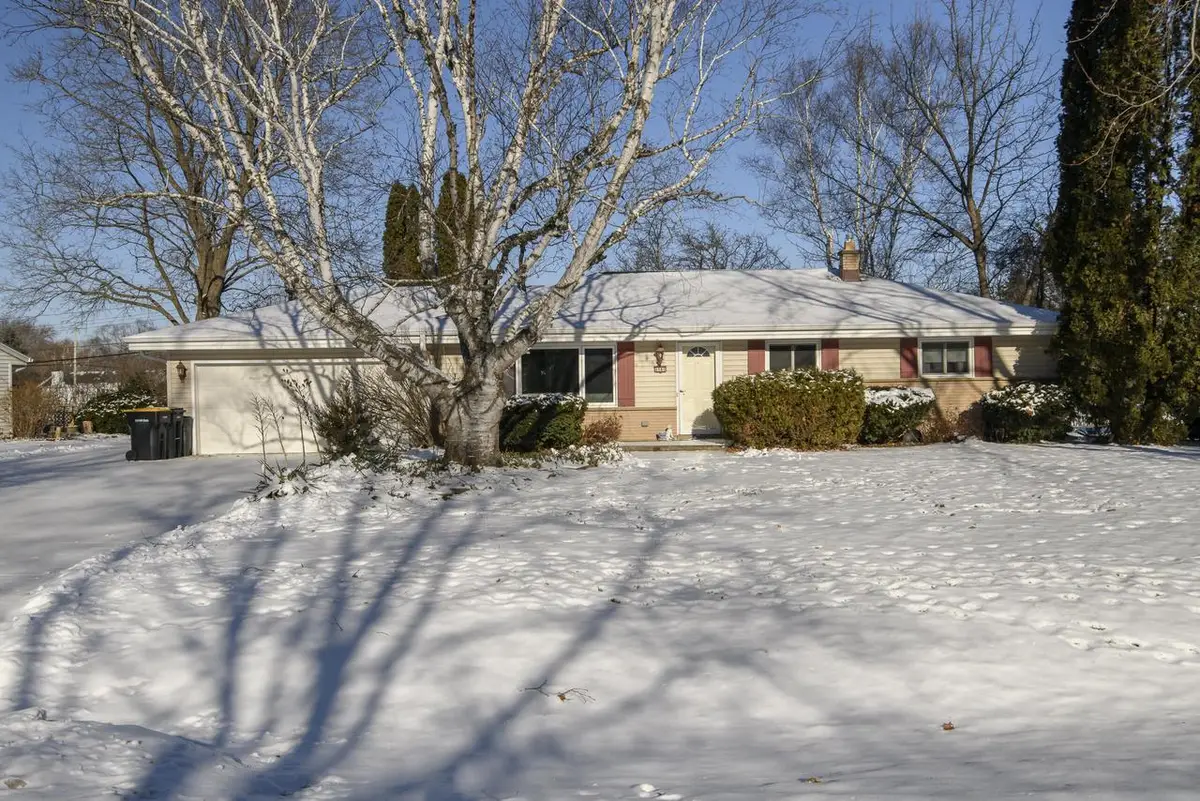 4980 W Willow ROAD, Milwaukee, WI 53223 - Image #1