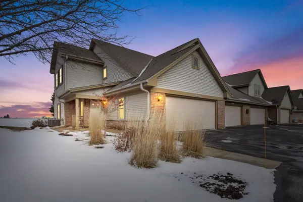 W170N5574 Ridgewood DRIVE, Menomonee Falls, WI 53051