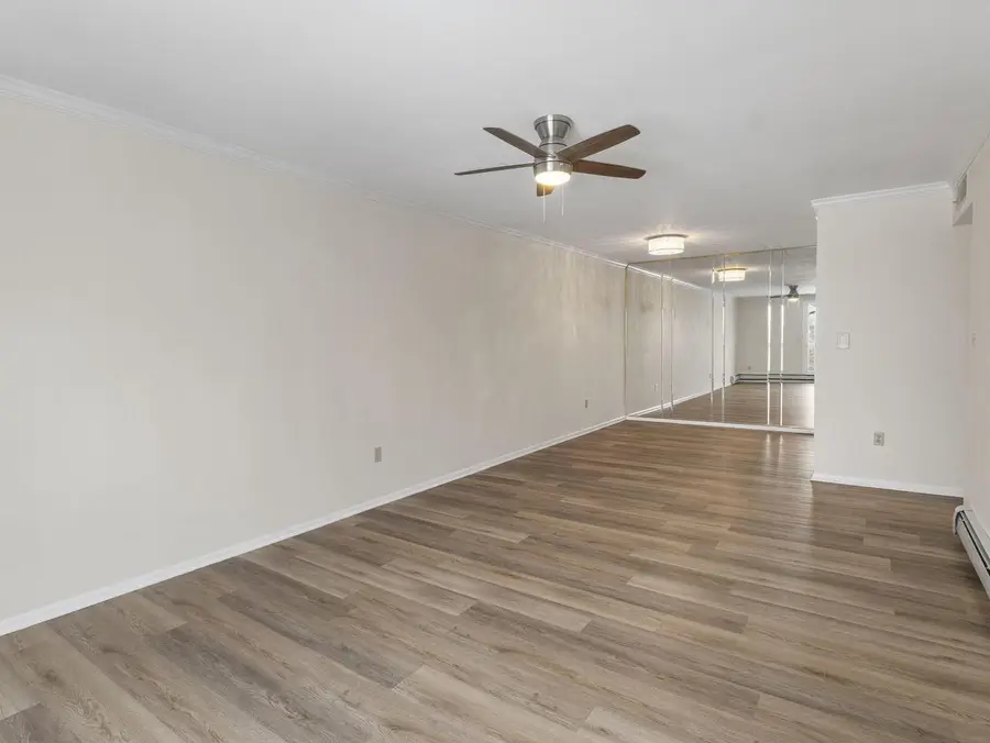 6100 W Stonehedge DRIVE #304, Milwaukee, WI 53220 - Image #3