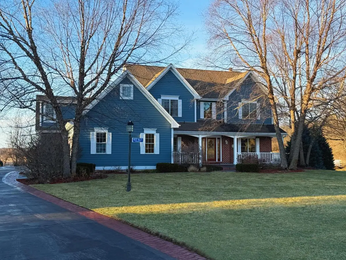 W287N6371 Broadwing COURT, Hartland, WI 53029 - Image #1