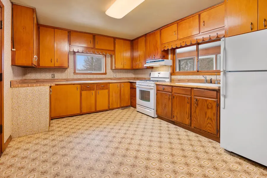 W4050 Chicago ROAD, Redgranite, WI 54970 - Image #2