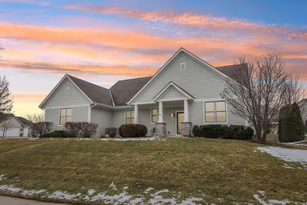 515 Wynnewood COURT, Waukesha, WI 53188
