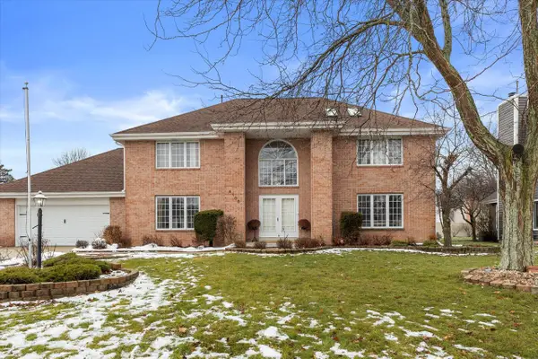 4105 S Avon DRIVE, New Berlin, WI 53151