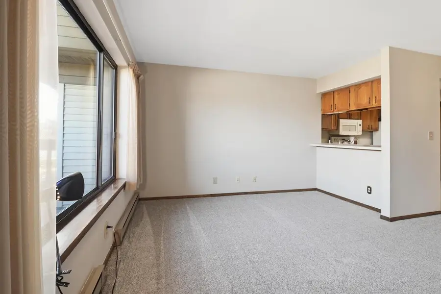 W177N9766 Riversbend CIRCLE E, Germantown, WI 53022 - #3