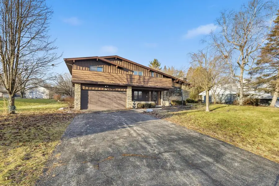 8979 N Silver Brook LANE, Brown Deer, WI 53223 - #2