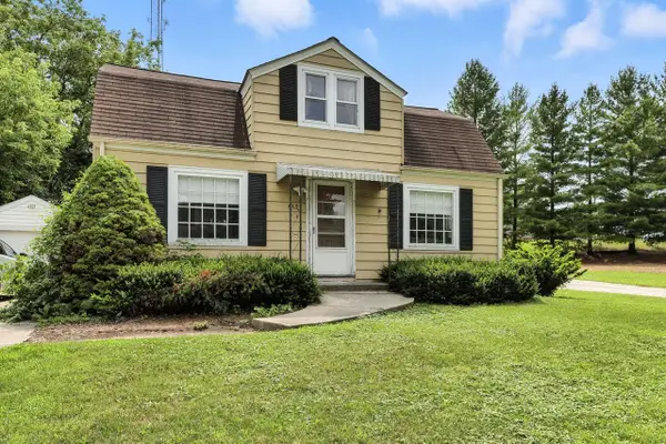 615 Roosevelt DRIVE, West Bend, WI 53090