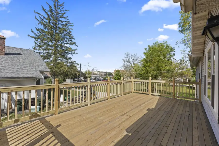 711 Division STREET, Delafield, WI 53018 - #2