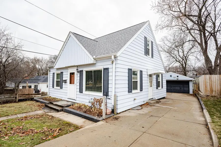 9144 W Park Hill AVENUE, Milwaukee, WI 53226 - Image #2