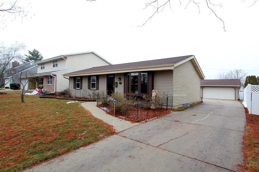 8028 W Van Beck AVENUE, Milwaukee, WI 53220 - Image #2