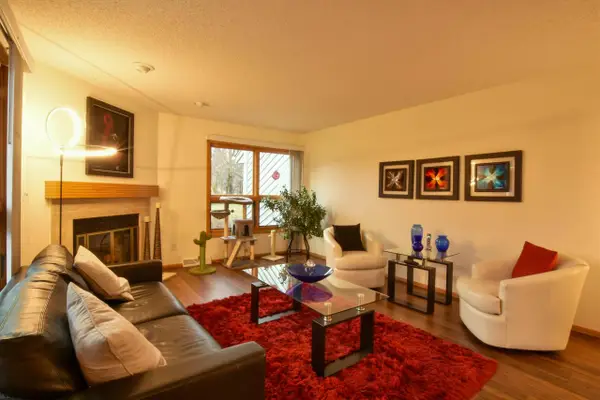 15731 W Brook DRIVE W, New Berlin, WI 53151