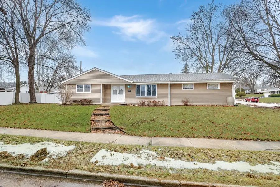 245 Millwood LANE, Waukesha, WI 53188 - Image #2