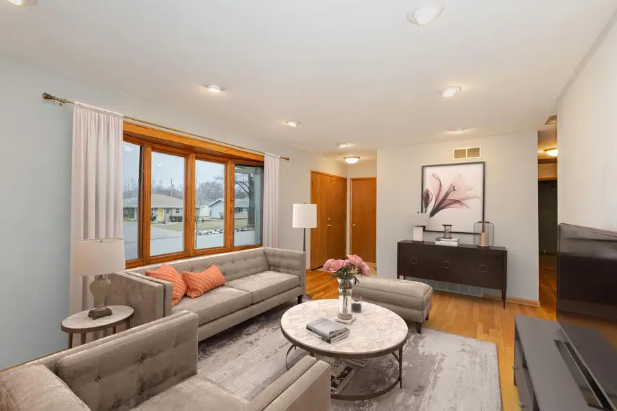 245 Millwood LANE, Waukesha, WI 53188 - Image #3