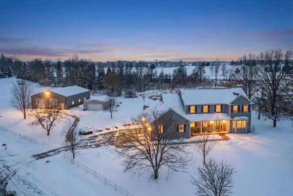 1717 Ernst DRIVE, Hartford, WI 53027