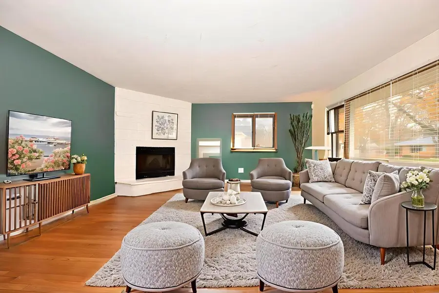 5607 N Argyle AVENUE, Glendale, WI 53209 - #3