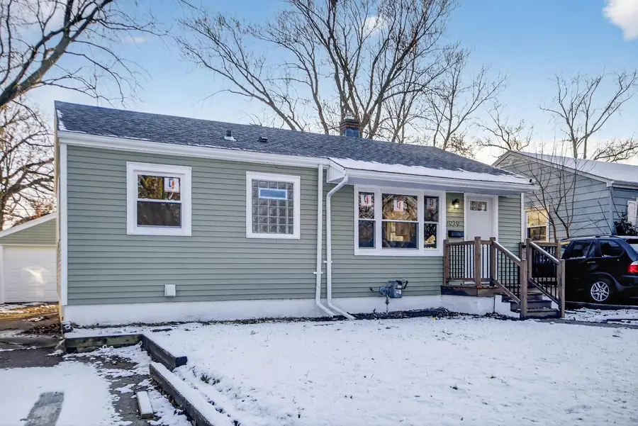 2939 W Carmen AVENUE, Milwaukee, WI 53209 - Image #2