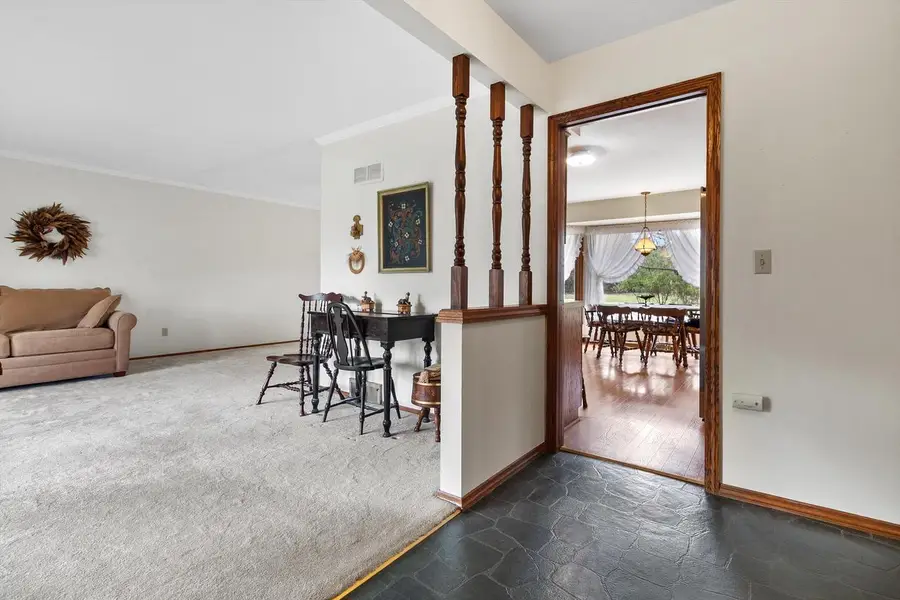 S42W34366 Griffith LANE, Dousman, WI 53118 - Image #2