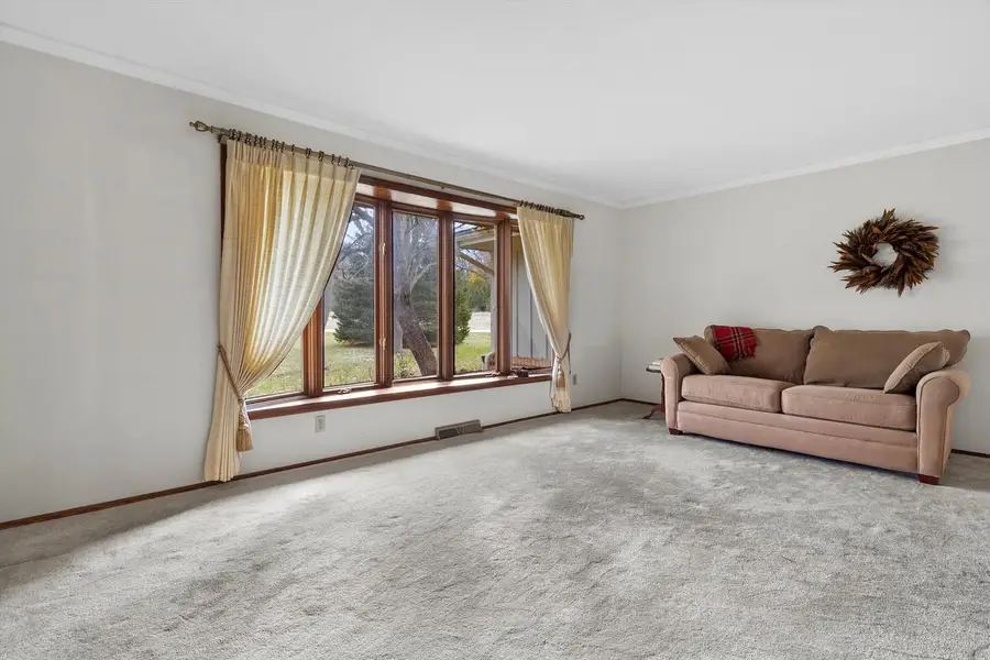 S42W34366 Griffith LANE, Dousman, WI 53118 - Image #3