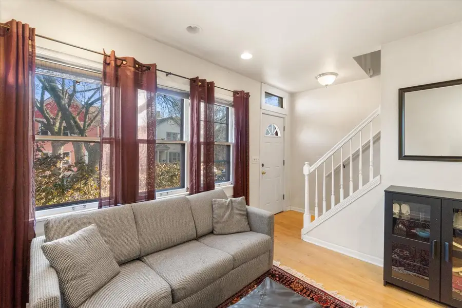 1751 N Franklin PLACE, Milwaukee, WI 53202 - Image #3