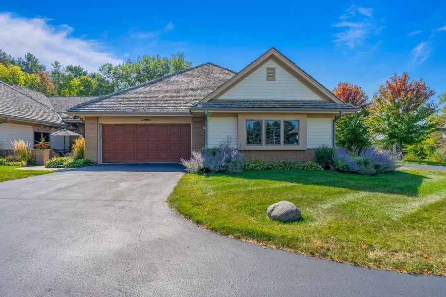 21905 W North AVENUE, Brookfield, WI 53045 - Image #2