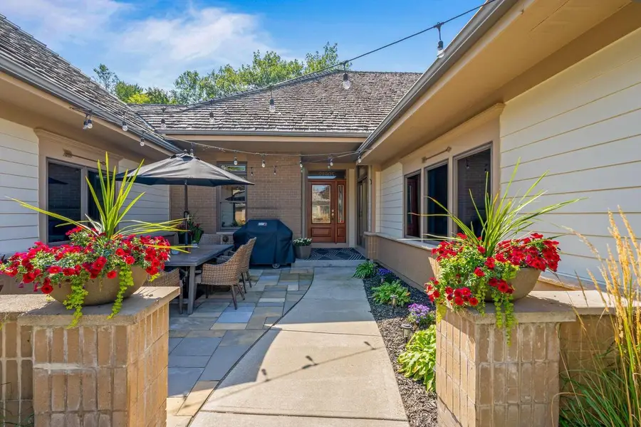 21905 W North AVENUE, Brookfield, WI 53045 - Image #3