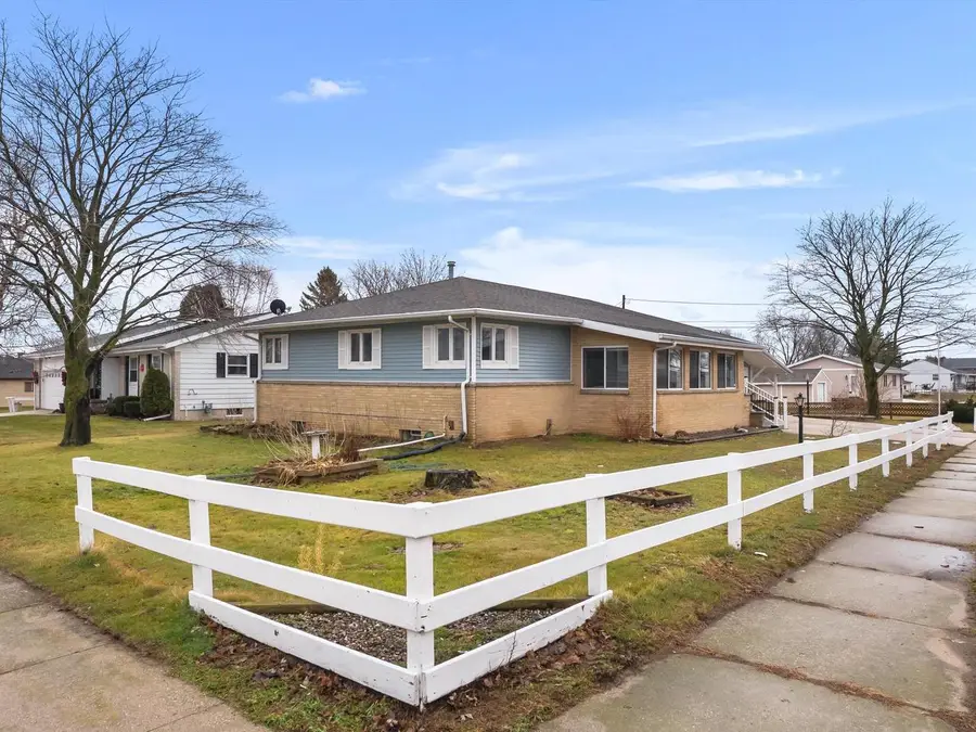 815 Buchholz STREET, Two Rivers, WI 54241 - Image #2