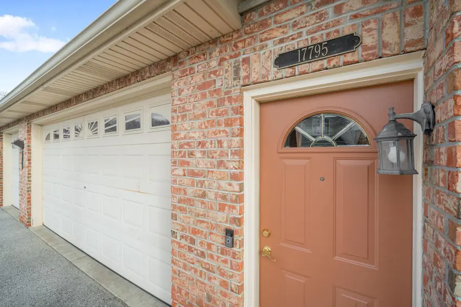 17795 W Jacobs DRIVE, New Berlin, WI 53146 - Image #2